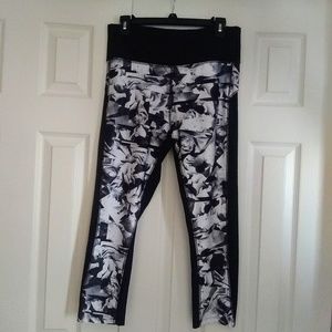 Spalding Capri Leggings
